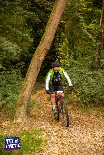 DE-LYVETTE-A-LORGE-25-401