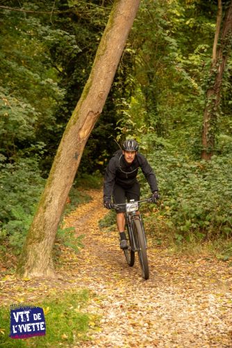 DE-LYVETTE-A-LORGE-25-402