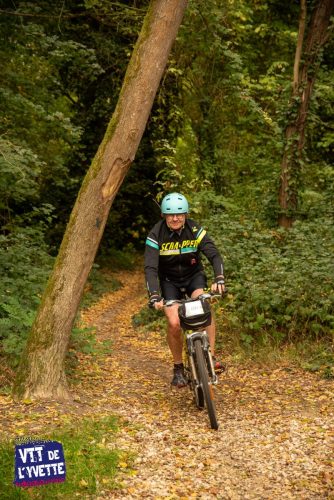 DE-LYVETTE-A-LORGE-25-403