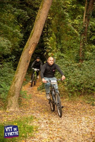 DE-LYVETTE-A-LORGE-25-404