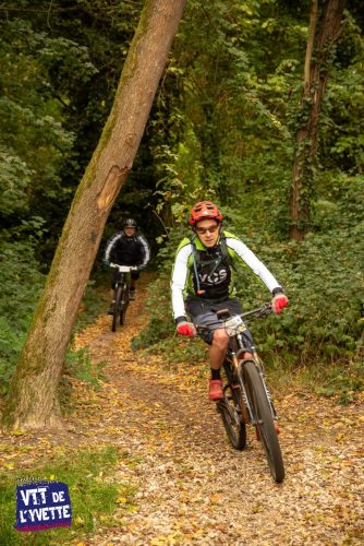 DE-LYVETTE-A-LORGE-25-406