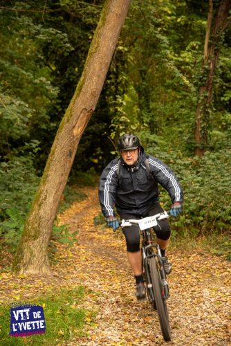 DE-LYVETTE-A-LORGE-25-407