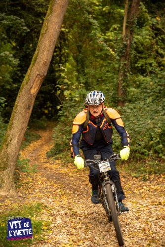 DE-LYVETTE-A-LORGE-25-408