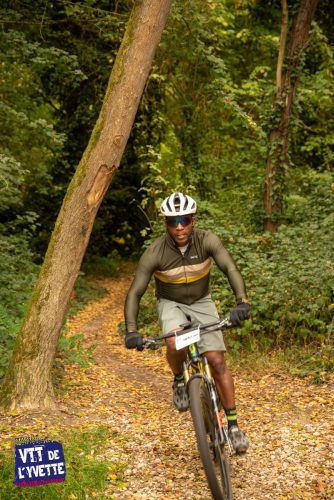 DE-LYVETTE-A-LORGE-25-410