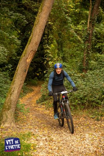 DE-LYVETTE-A-LORGE-25-411