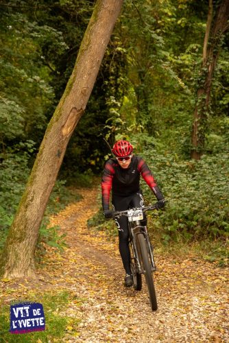 DE-LYVETTE-A-LORGE-25-416