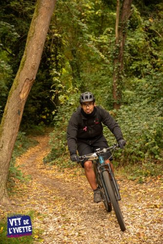 DE-LYVETTE-A-LORGE-25-417