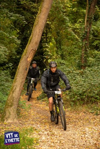 DE-LYVETTE-A-LORGE-25-418