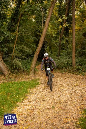 DE-LYVETTE-A-LORGE-25-422