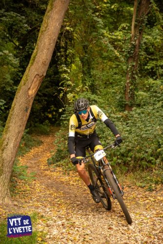 DE-LYVETTE-A-LORGE-25-424