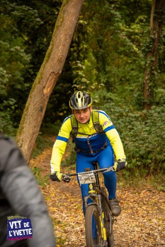 DE-LYVETTE-A-LORGE-25-438