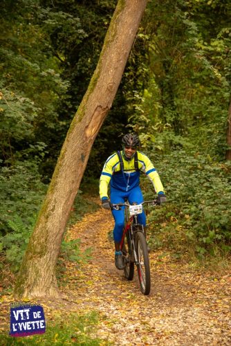 DE-LYVETTE-A-LORGE-25-439