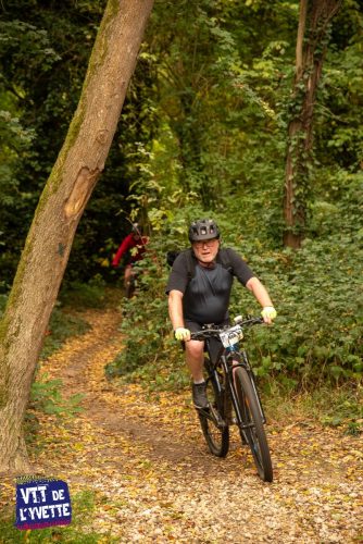 DE-LYVETTE-A-LORGE-25-444