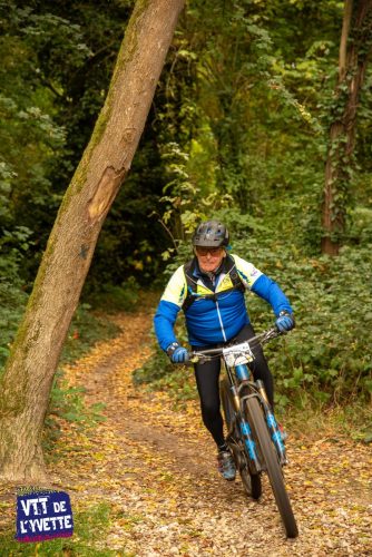 DE-LYVETTE-A-LORGE-25-449