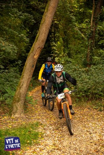 DE-LYVETTE-A-LORGE-25-463