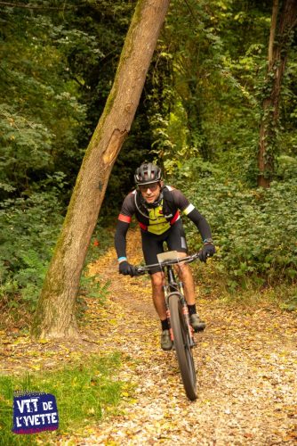 DE-LYVETTE-A-LORGE-25-468