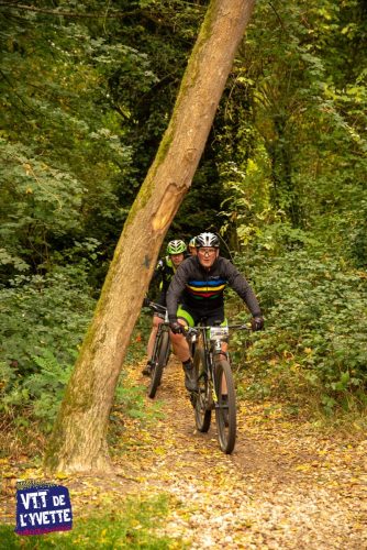 DE-LYVETTE-A-LORGE-25-472