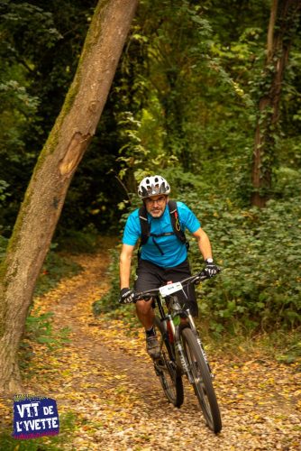 DE-LYVETTE-A-LORGE-25-482