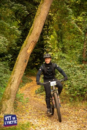 DE-LYVETTE-A-LORGE-25-484