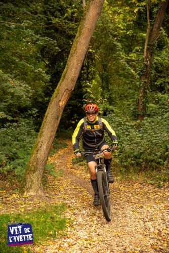 DE-LYVETTE-A-LORGE-25-494