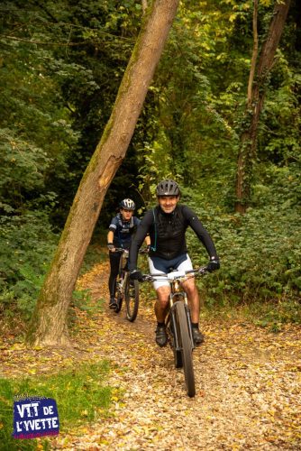 DE-LYVETTE-A-LORGE-25-504