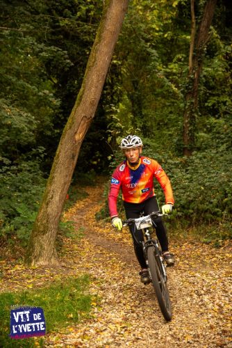 DE-LYVETTE-A-LORGE-25-520