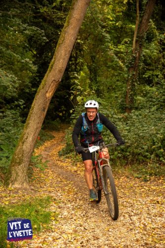 DE-LYVETTE-A-LORGE-25-528