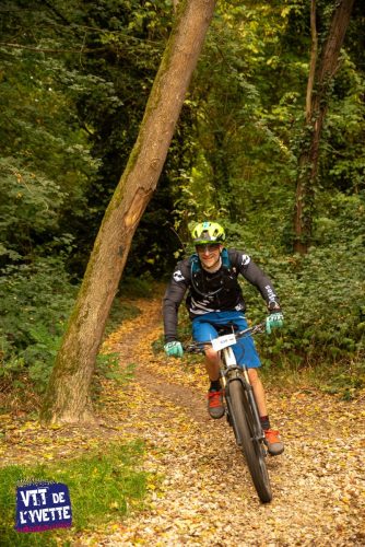 DE-LYVETTE-A-LORGE-25-537