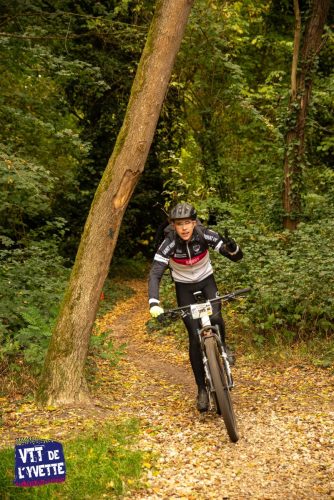 DE-LYVETTE-A-LORGE-25-546