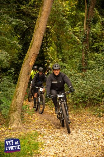 DE-LYVETTE-A-LORGE-25-547