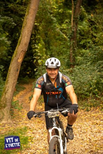 DE-LYVETTE-A-LORGE-25-549