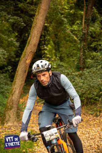 DE-LYVETTE-A-LORGE-25-553