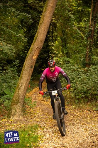 DE-LYVETTE-A-LORGE-25-557