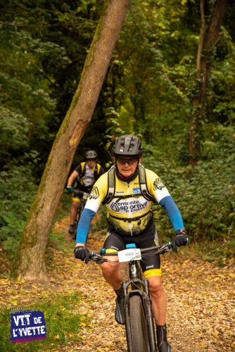 DE-LYVETTE-A-LORGE-25-560