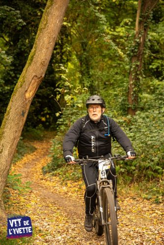 DE-LYVETTE-A-LORGE-25-565