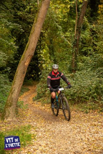 DE-LYVETTE-A-LORGE-25-584