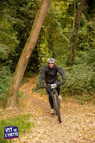 DE-LYVETTE-A-LORGE-25-585