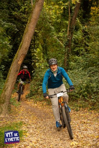 DE-LYVETTE-A-LORGE-25-588