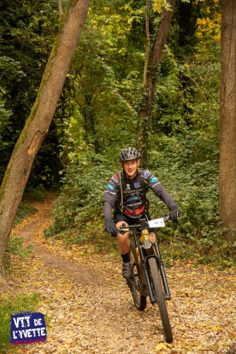 DE-LYVETTE-A-LORGE-25-591