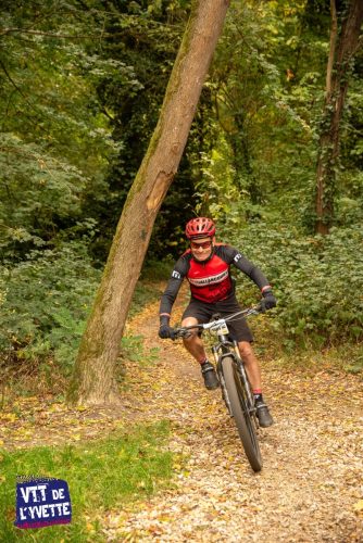 DE-LYVETTE-A-LORGE-25-594