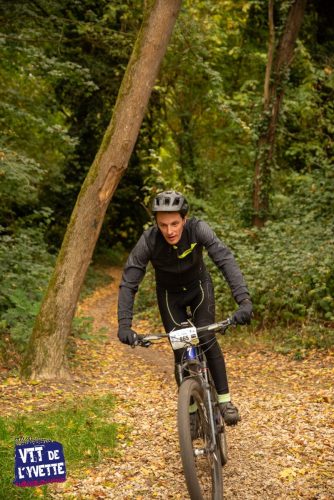 DE-LYVETTE-A-LORGE-25-595