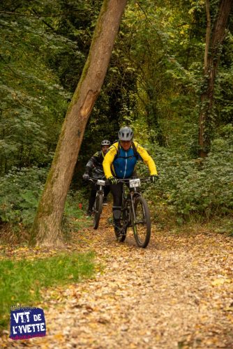 DE-LYVETTE-A-LORGE-25-597