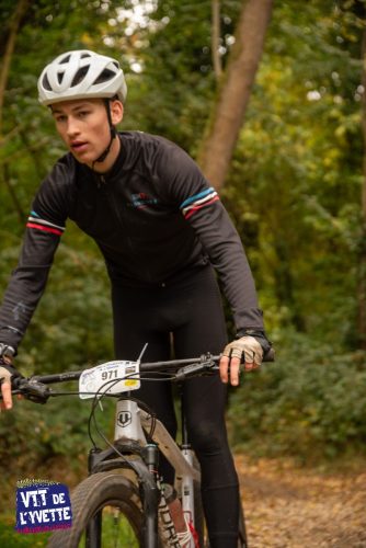 DE-LYVETTE-A-LORGE-25-598