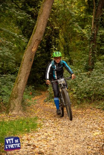 DE-LYVETTE-A-LORGE-25-606