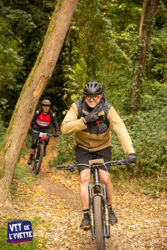 DE-LYVETTE-A-LORGE-25-640