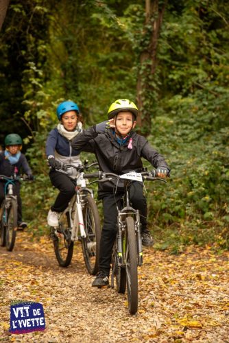 DE-LYVETTE-A-LORGE-25-669