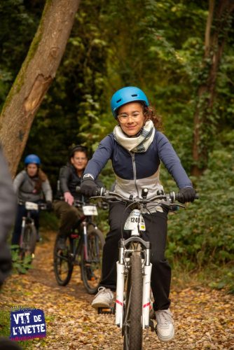 DE-LYVETTE-A-LORGE-25-670