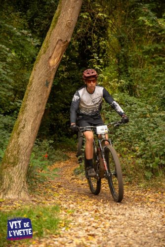 DE-LYVETTE-A-LORGE-25-679