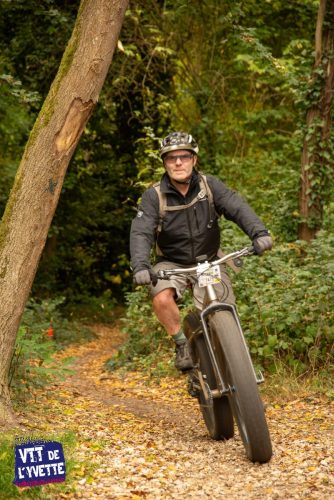 DE-LYVETTE-A-LORGE-25-680