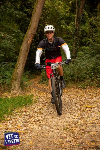 DE-LYVETTE-A-LORGE-25-685